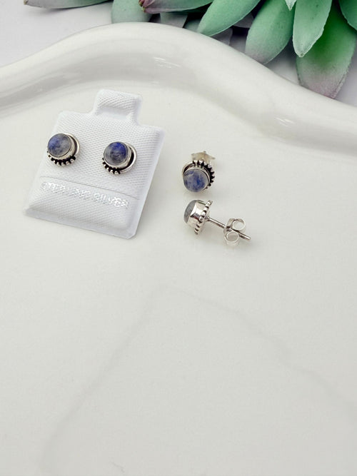 Sterling silver moonstone stud earrings | Aretes de plata 925 con piedra Luna